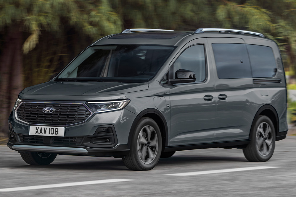 Ford Tourneo Connect dinamikus LED fényszórókkal