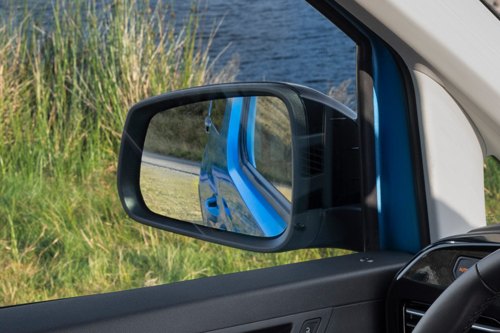 Ford Tourneo Connect holttérfigyelő rendszer részlete