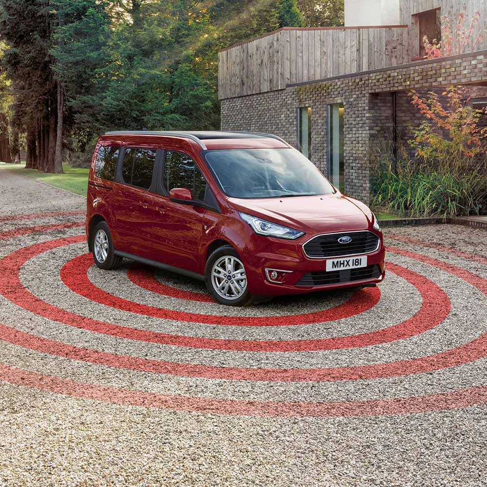 Ford Transit Connect riasztóradar grafikával