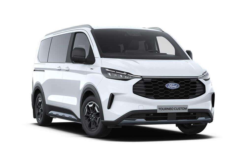 Egy fehér Ford Tourneo Custom Active bal első nézetből.