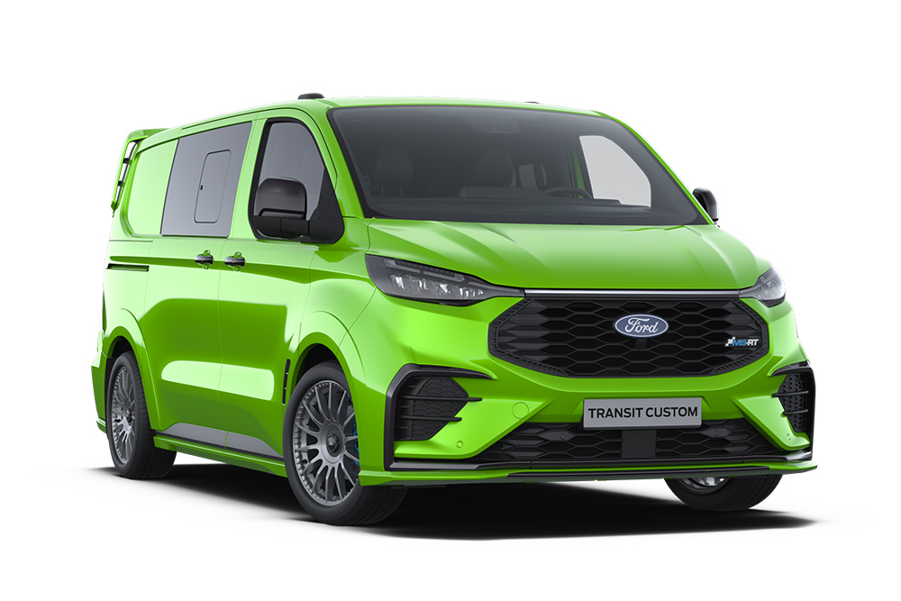 Egy zöld Ford Transit Custom MS-RT duplakabinos áruszállító.