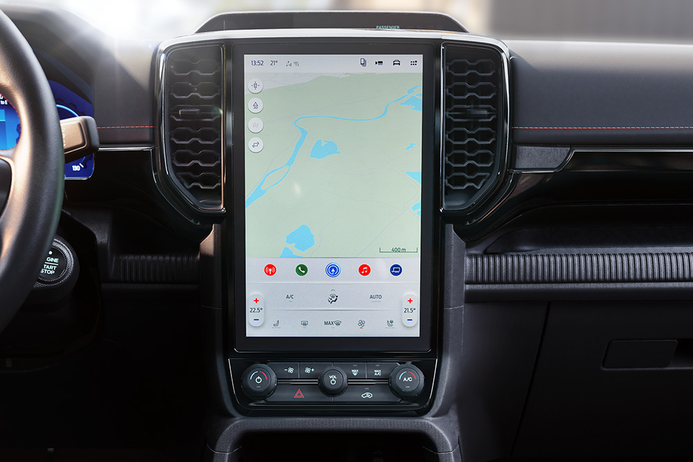 Közelkép a Ford Ranger SYNC™ 4 12"-os központi érintőképernyőjéről.