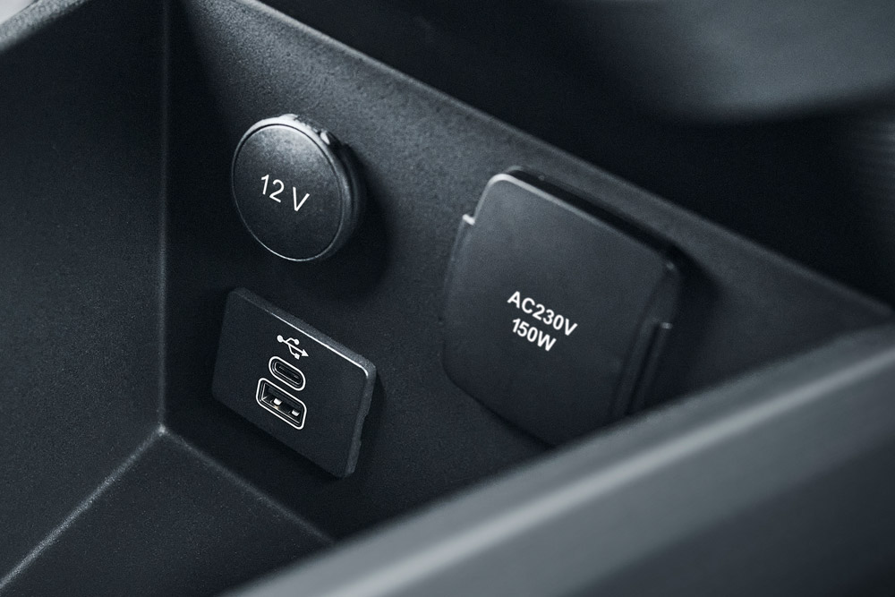 Ford E-Transit Courier USB-csatlakozók